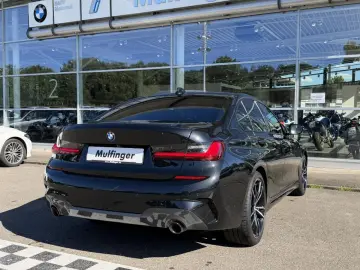 BMW 330i xDrive M Sport Leder GlasD.Laser HiFi 19
