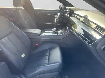AUDI A8 55 TFSI Q S LINE LM20 PANO STHZG B&O