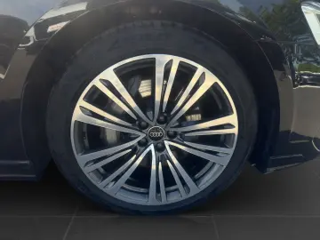 AUDI A8 55 TFSI Q S LINE LM20 PANO STHZG B&O