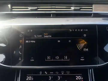 AUDI A8 55 TFSI Q S LINE LM20 PANO STHZG B&O