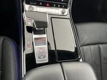 AUDI A8 55 TFSI quattro tiptronic S line   PANO