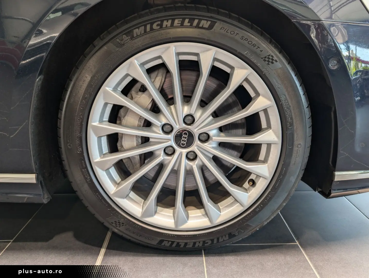 AUDI A8 55 TFSI quattro tiptronic