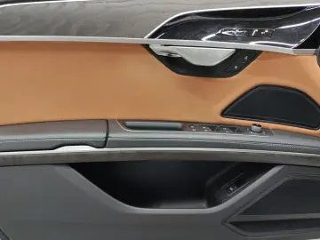 AUDI A8 50 TDI Q PANO HuD LM21