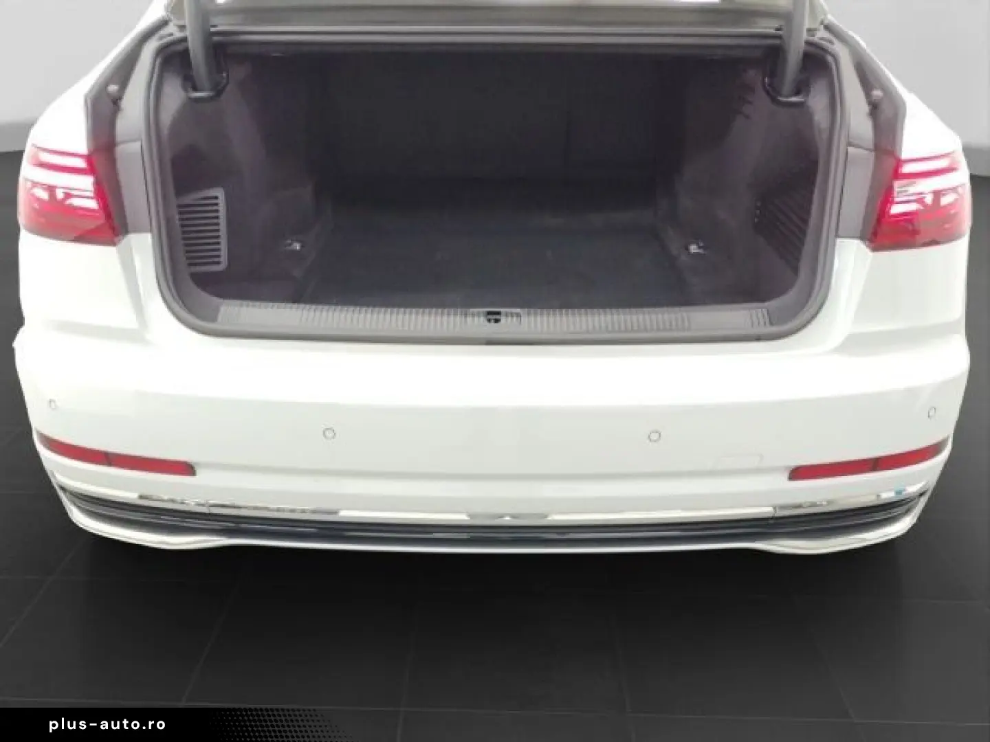 AUDI A8 50 TDI Q PANO HuD LM21