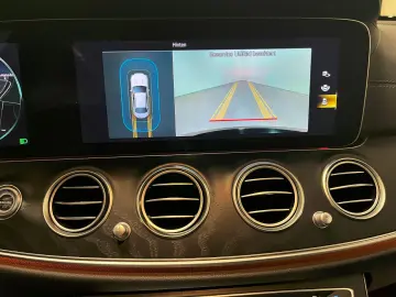 MERCEDES-BENZ E 220 d Limousine Widescreen Leder Kamera