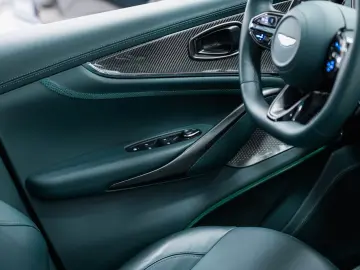 Aston Martin 4.0 V8 DBX707  Full  Bowers & Wilkins
