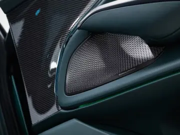 Aston Martin 4.0 V8 DBX707  Full  Bowers & Wilkins
