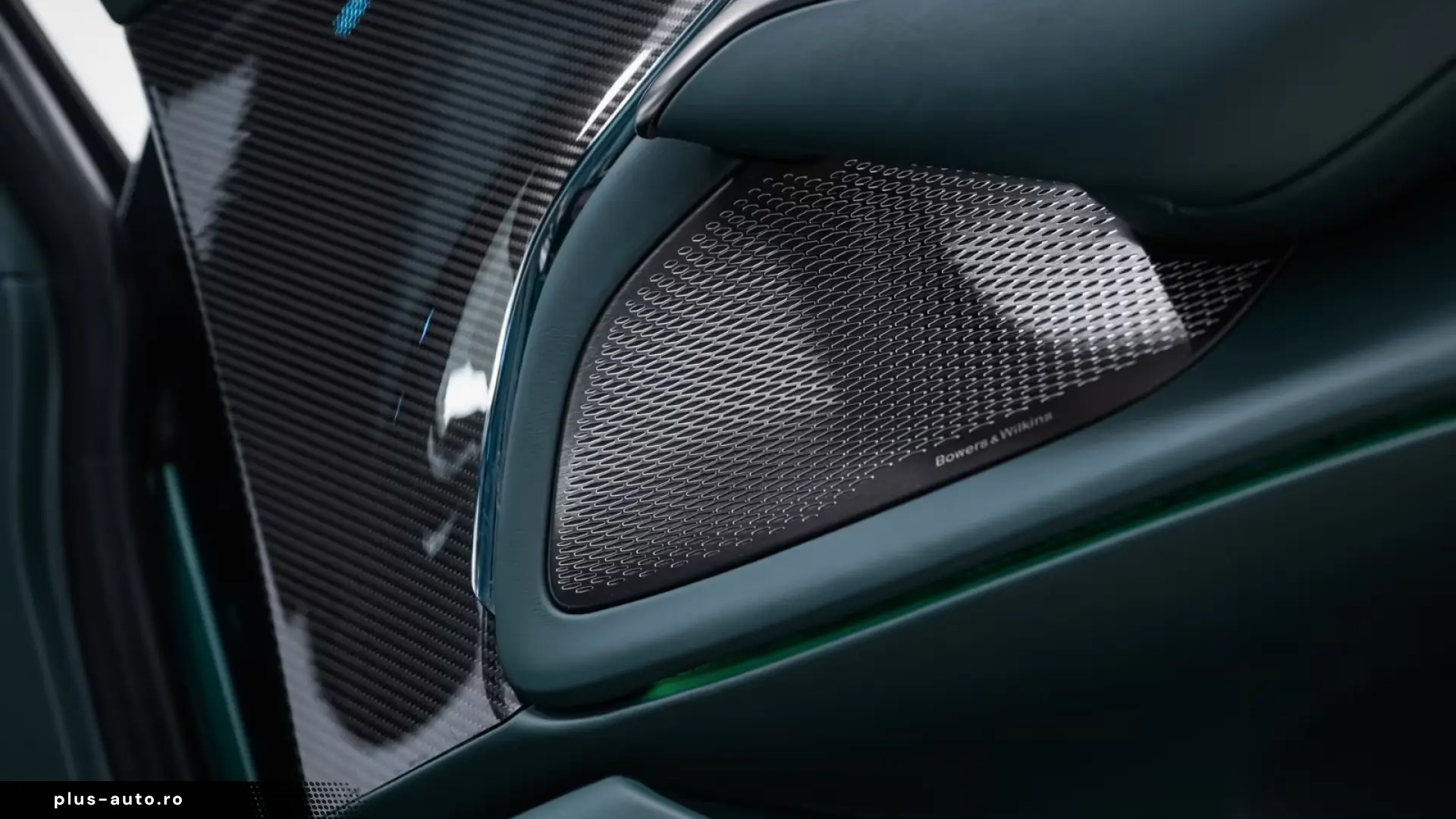 Aston Martin 4.0 V8 DBX707  Full  Bowers & Wilkins