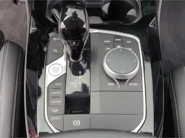 BMW X4 30i xDrive MHyb Laserlicht ACC Head-Up Leder