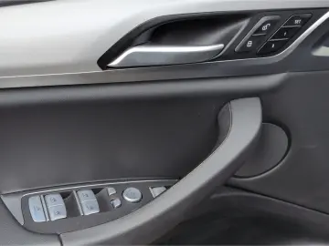 BMW X4 30i xDrive MHyb Laserlicht ACC Head-Up Leder