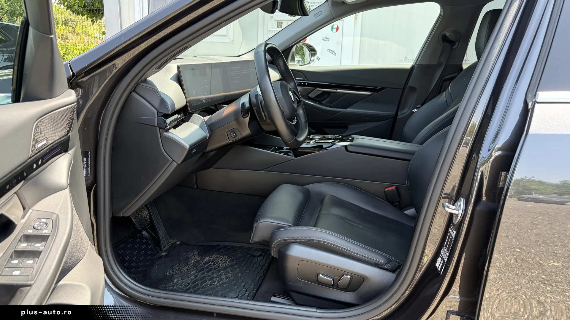 BMW 520 2.0 BENZINA MHEV 208 CP