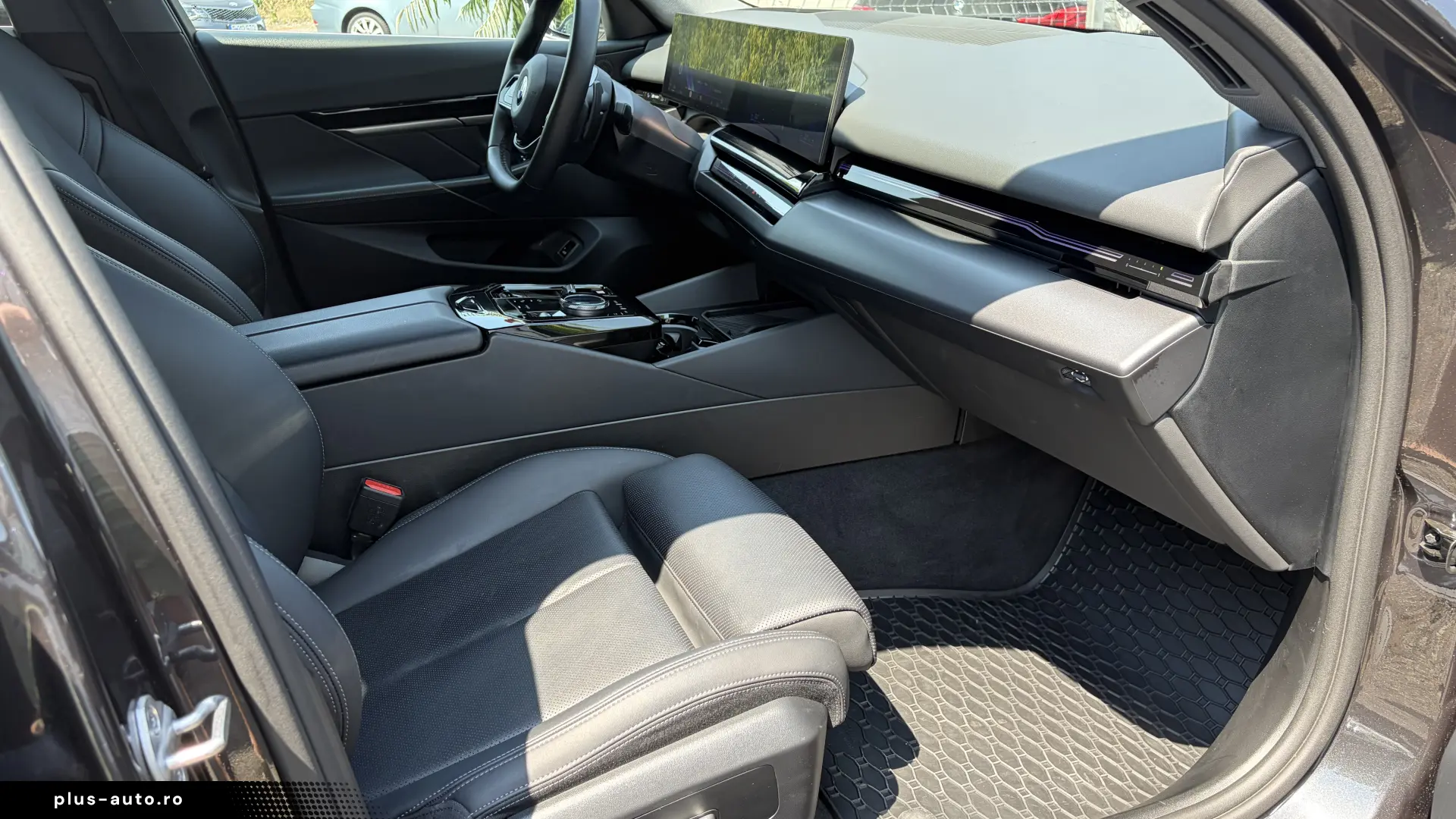 BMW 520 2.0 BENZINA MHEV 208 CP