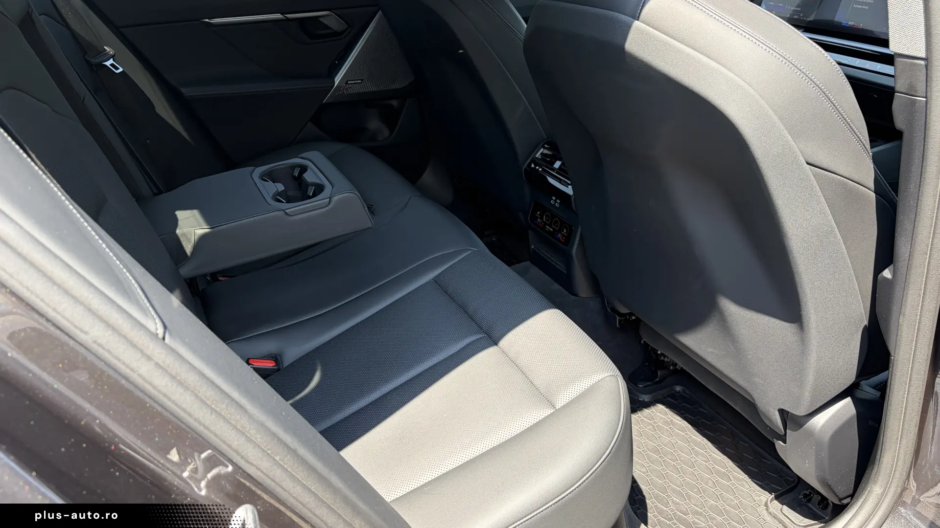 BMW 520 2.0 BENZINA MHEV 208 CP