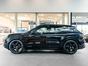 Porsche Cayenne Black Edition