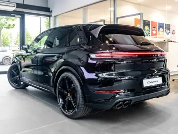 Porsche Cayenne Black Edition