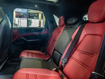 Porsche Cayenne Black Edition