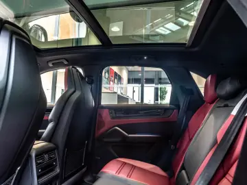Porsche Cayenne Black Edition