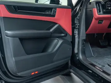 Porsche Cayenne Black Edition