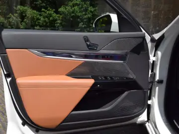 BMW 740i M Sport