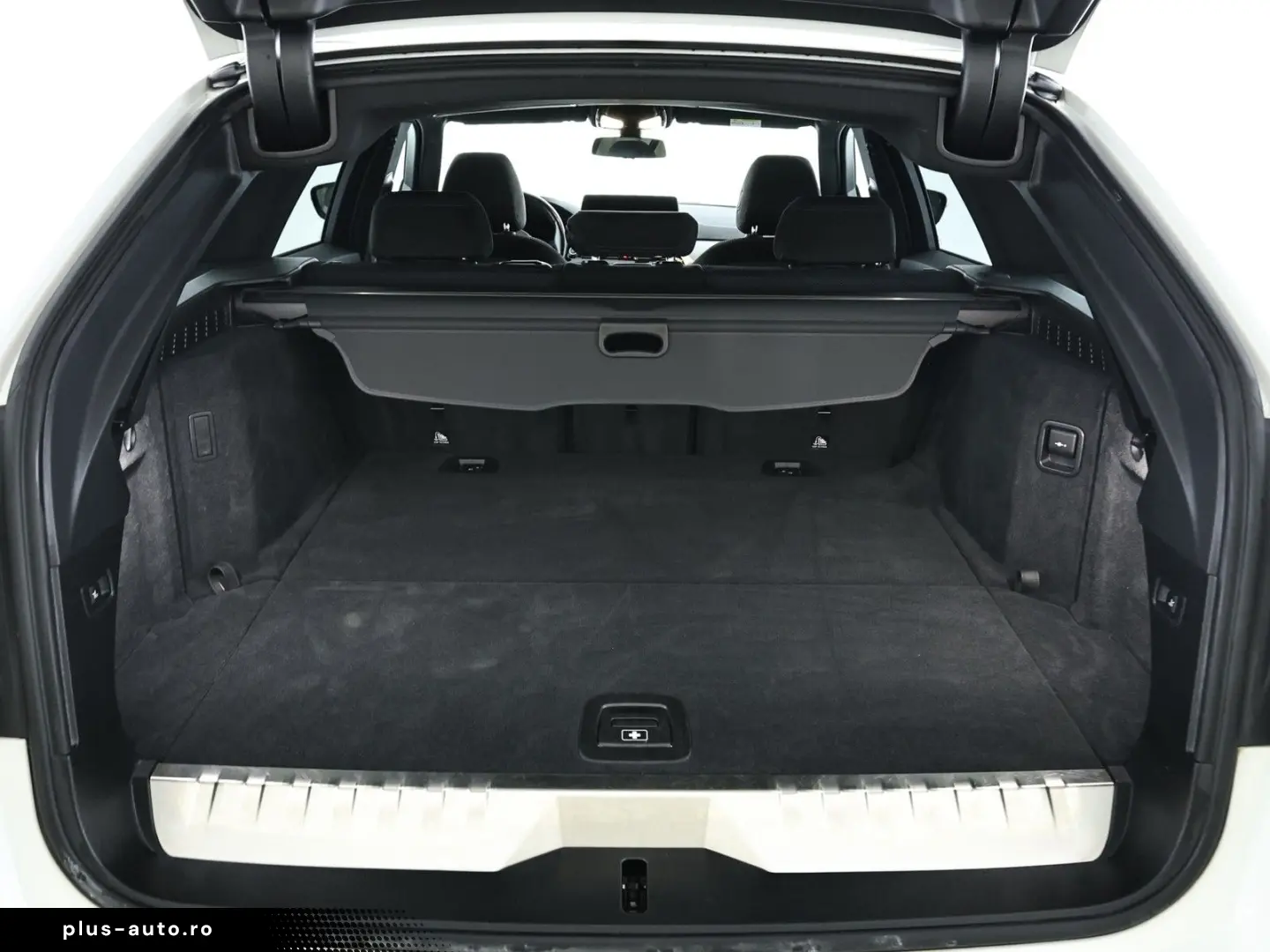 BMW 5er - 530 e M Sport Navi HUD PDC DAB