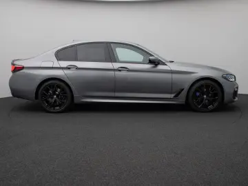 BMW 530d M Sport 360 Laser B&W HUD Individual 19Zoll