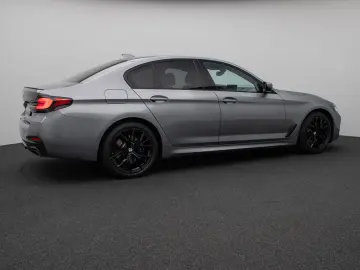 BMW 530d M Sport 360 Laser B&W HUD Individual 19Zoll