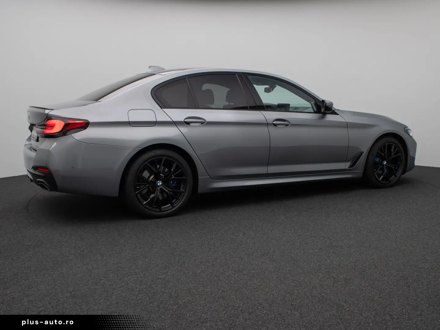 BMW 530d M Sport 360 Laser B&W HUD Individual 19Zoll