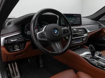 BMW 530d M Sport 360 Laser B&W HUD Individual 19Zoll