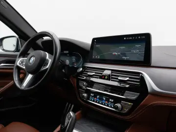 BMW 530d M Sport 360 Laser B&W HUD Individual 19Zoll