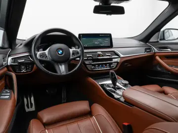 BMW 530d M Sport 360 Laser B&W HUD Individual 19Zoll