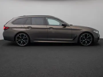 BMW 530d xD M Sport Individual Panorama HUD 20Zoll