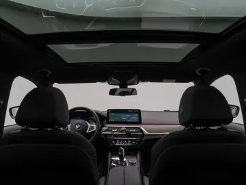 BMW 530d xD M Sport Individual Panorama HUD 20Zoll