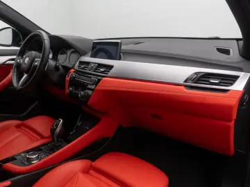 BMW X2 sD20i M Sport Panorama Kamera Individual 19