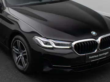BMW 520d xD Individual Sport HUD DAB Komfort Laser