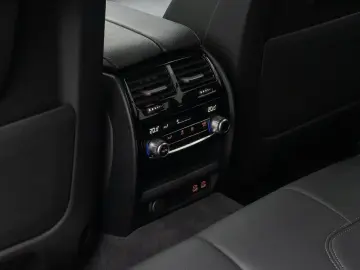 BMW 520d xD Individual Sport HUD DAB Komfort Laser