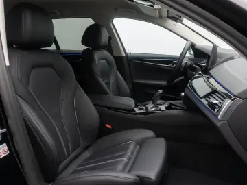 BMW 520d xD Individual Sport HUD DAB Komfort Laser