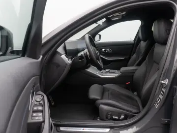 BMW 330d xD M Sport Individual Kamera DAB HUD 19Zoll