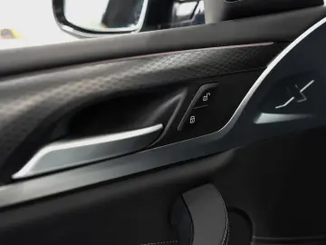 BMW X4 xD 30i M Sport INDIVIDUAL LEDER NAVI-CON 1-HD