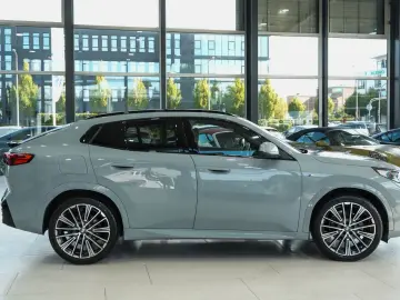 BMW X2 20d xDrive M Sport LEDER H K INDIVIDUAL 20 LM