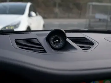 PORSCHE 992 Turbo GLASDACH LIFT 18W BELÜFT APPROVED 1 28