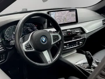 BMW 530e Touring M SPORT