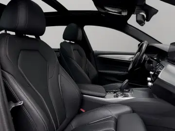 BMW 530e Touring M SPORT