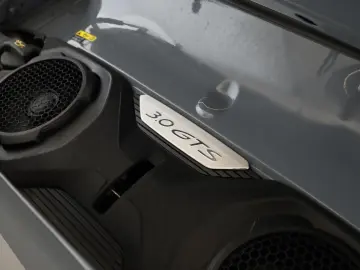 PORSCHE 911 Carrera 4 GTS Carbon GlasSD BOSE Inno Kam