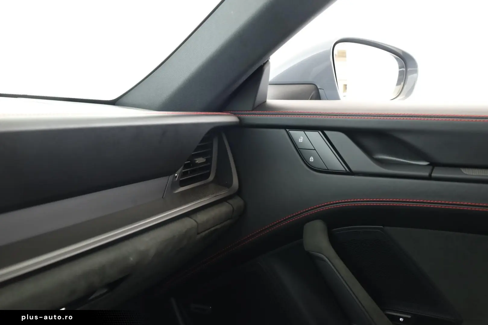 PORSCHE 911 Carrera 4 GTS Carbon GlasSD BOSE Inno Kam