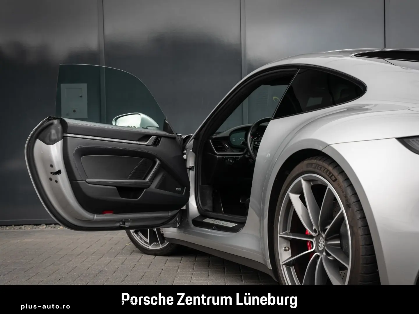 PORSCHE 992 911 Carrera S InnoDrive Sportfahrwerk BOSE