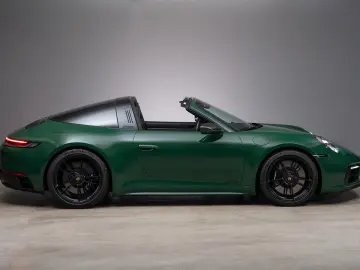 PORSCHE 992.2 4 GTS Targa