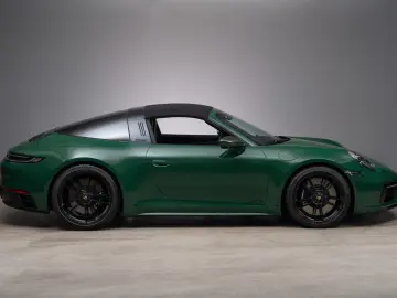 PORSCHE 992.2 4 GTS Targa