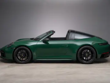 PORSCHE 992.2 4 GTS Targa