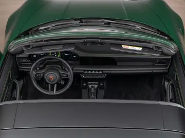 PORSCHE 992.2 4 GTS Targa