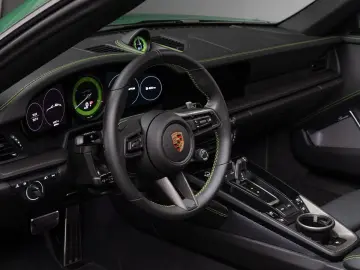 PORSCHE 992.2 4 GTS Targa